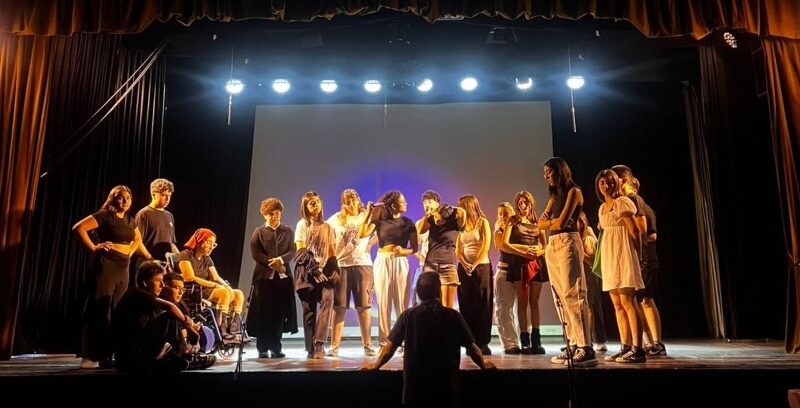 De Los Andes a Los Alpes obra Teatro Oriente